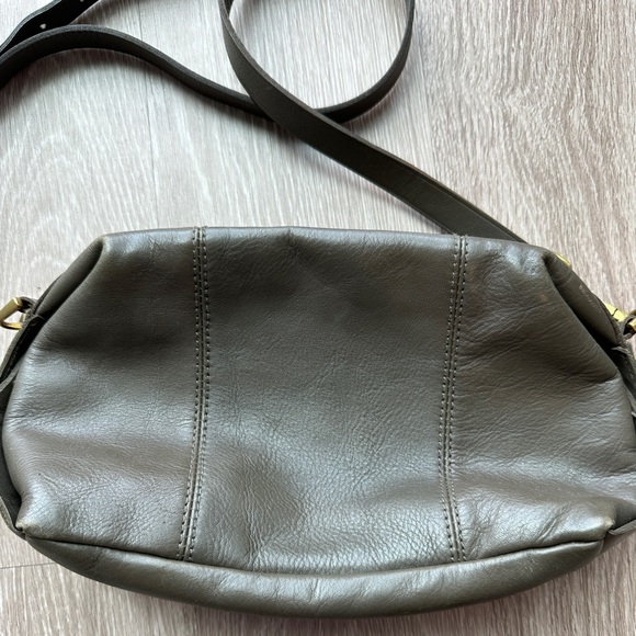 Madewell Leather Crossbody Bag - Picture 11 of 13